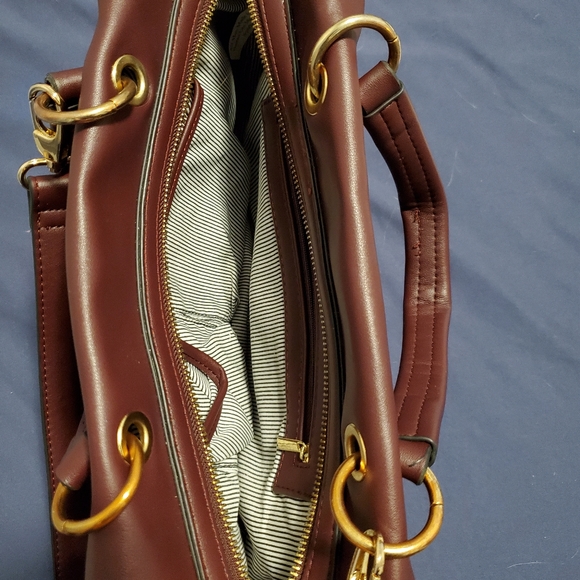 Cross Body Bag - Picture 3 of 4